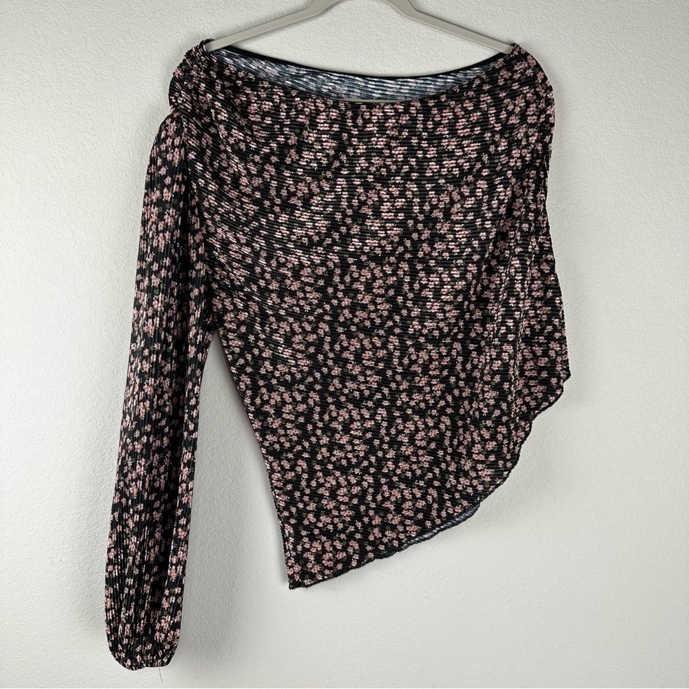 Saylor Black Red Floral Yael Plisse One Shoulder Balloon Sleeve Top Size Medium